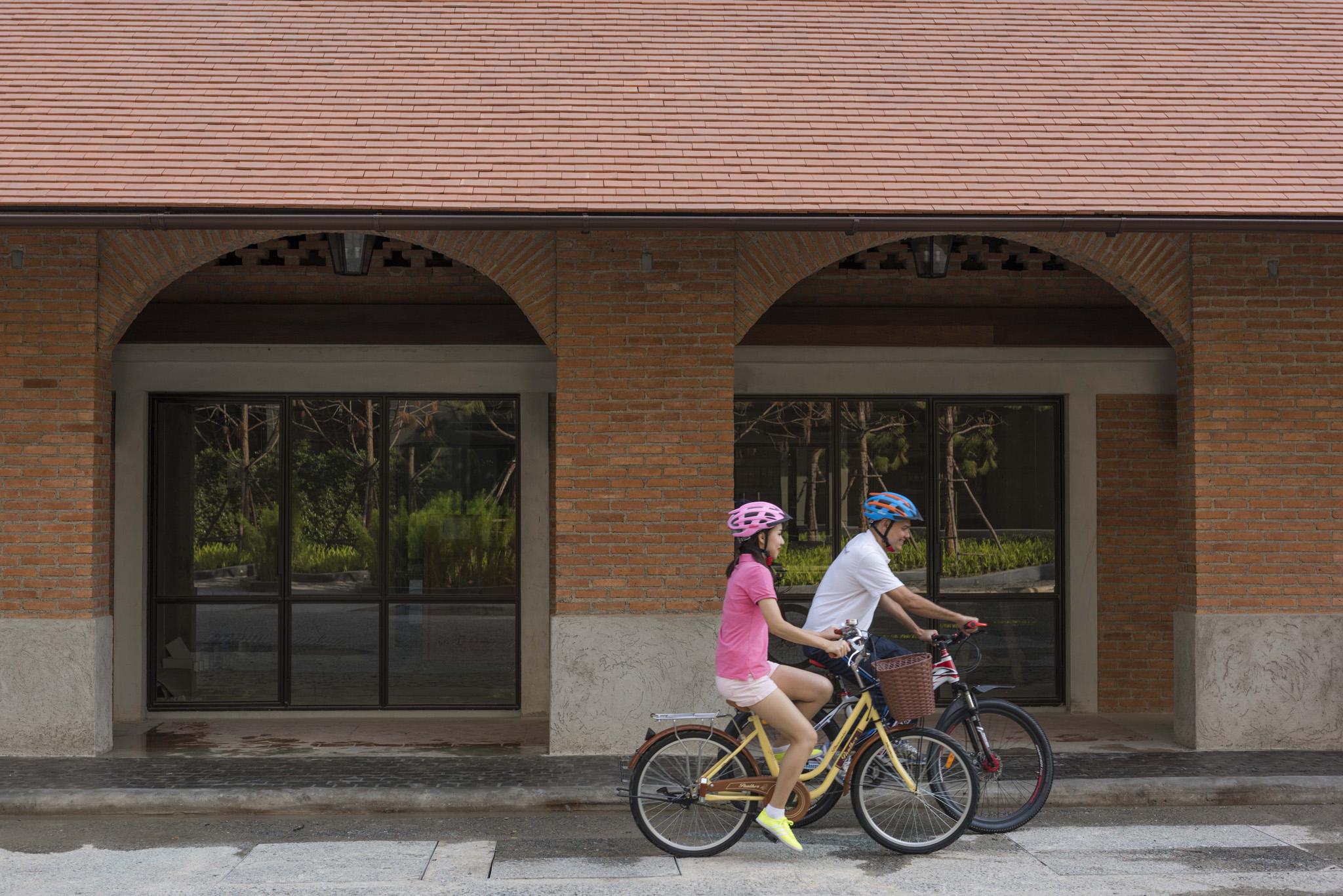 U Nimman Chiang Mai Hotel Екстериор снимка Biking at the campus